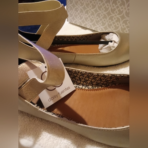 Shoes - Picture 2 of 4